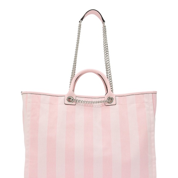 VICTORIA SECRET EXCLUSIVE NYC POP UP FASHION SHOW CHAIN TOTE 2025